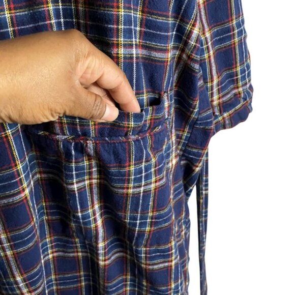 Logan Hill Unisex Blue Plaid Sherpa Lined Lounge Robe - Picture 4 of 9